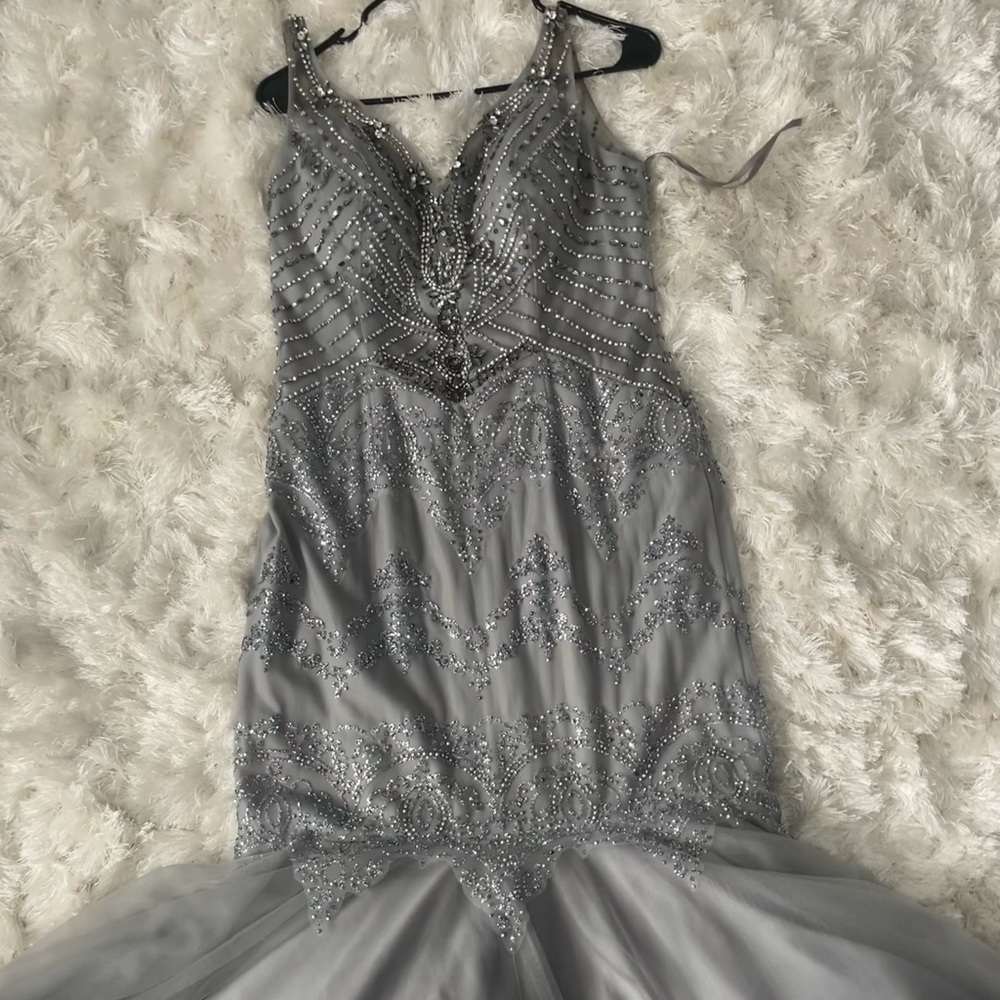 Beautiful prom dress!